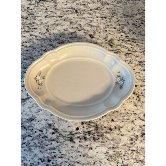 Phaltzgraff Heirloom Scalloped Oval Serving Dish - Picture 3 of 5